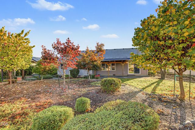 1196 Moon Glo Drive, Grants Pass, OR 97527