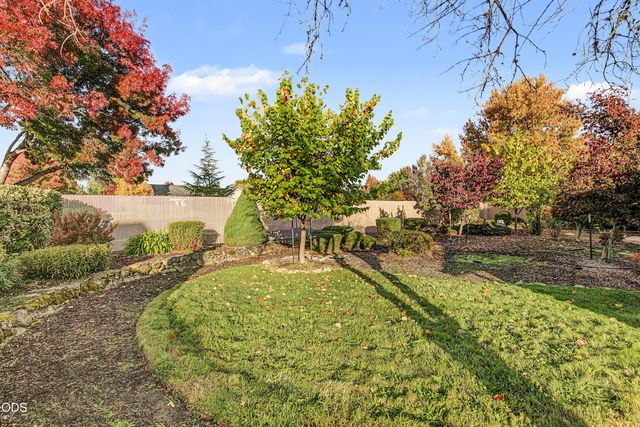 1196 Moon Glo Drive, Grants Pass, OR 97527