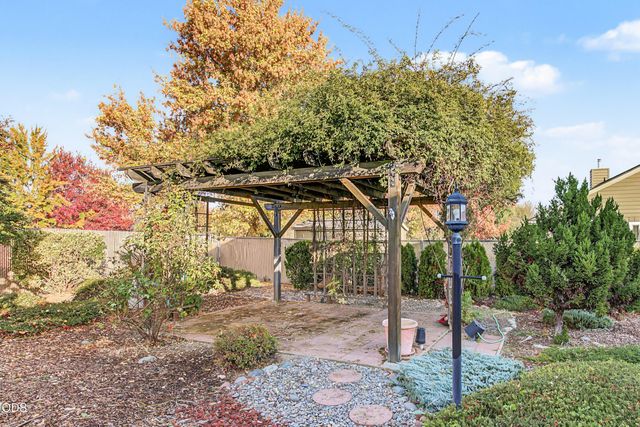 1196 Moon Glo Drive, Grants Pass, OR 97527