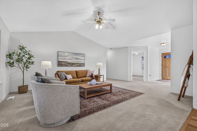 1196 Moon Glo Drive, Grants Pass, OR 97527