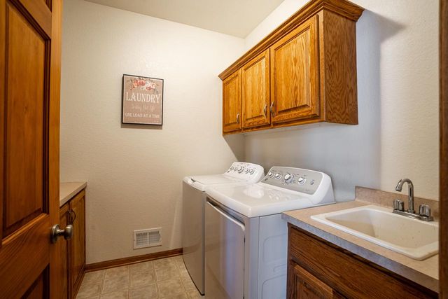 S101W32920 Westpointe DRIVE, Mukwonago, WI 53149