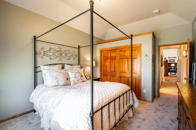 S101W32920 Westpointe DRIVE, Mukwonago, WI 53149