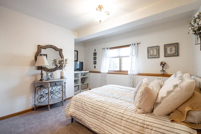 S101W32920 Westpointe DRIVE, Mukwonago, WI 53149