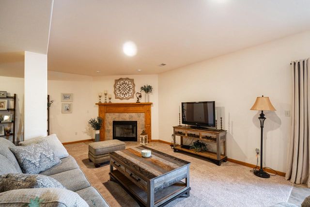 S101W32920 Westpointe DRIVE, Mukwonago, WI 53149