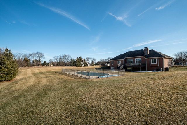 S101W32920 Westpointe DRIVE, Mukwonago, WI 53149