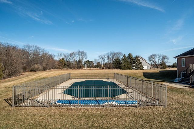 S101W32920 Westpointe DRIVE, Mukwonago, WI 53149