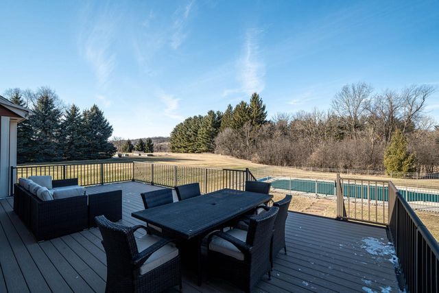 S101W32920 Westpointe DRIVE, Mukwonago, WI 53149