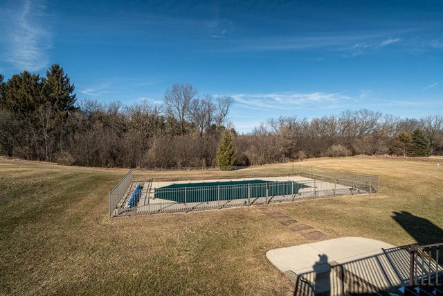 S101W32920 Westpointe DRIVE, Mukwonago, WI 53149