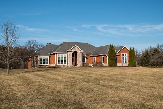 S101W32920 Westpointe DRIVE, Mukwonago, WI 53149