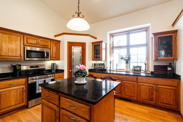 S101W32920 Westpointe DRIVE, Mukwonago, WI 53149