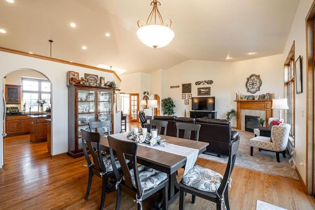 S101W32920 Westpointe DRIVE, Mukwonago, WI 53149