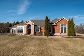 S101W32920 Westpointe DRIVE, Mukwonago, WI 53149