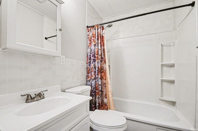 3724 Carroll Street, South Bend, IN 46614