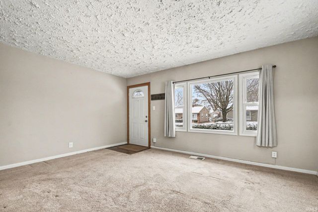 3724 Carroll Street, South Bend, IN 46614