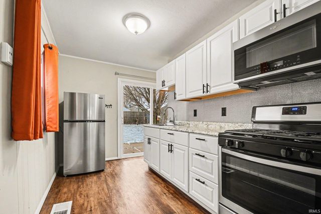 3724 Carroll Street, South Bend, IN 46614