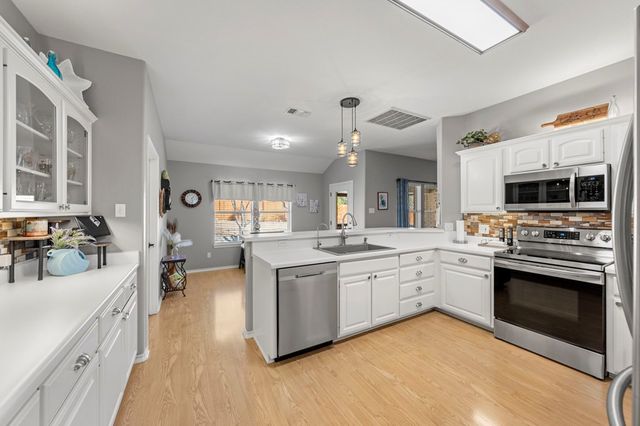 1732 Mountain Laurel View N, Kerrville, TX 78028