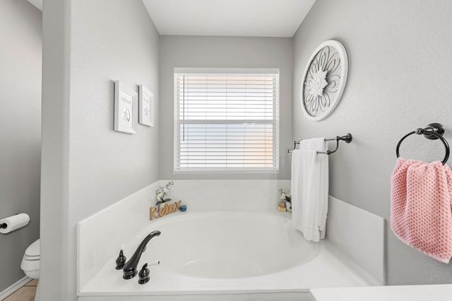 1732 Mountain Laurel View N, Kerrville, TX 78028