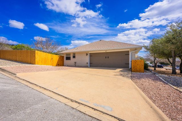 1732 Mountain Laurel View N, Kerrville, TX 78028