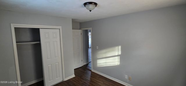 2420 Farnsley Rd, Louisville, KY 40216