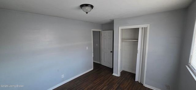 2420 Farnsley Rd, Louisville, KY 40216