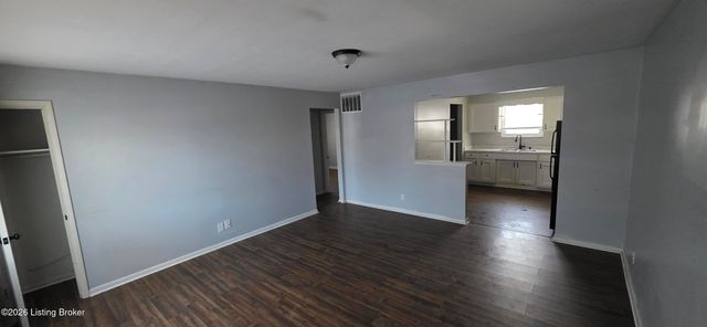 2420 Farnsley Rd, Louisville, KY 40216