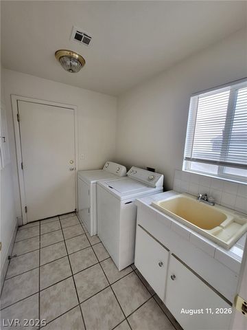 8475 Montana Stream Avenue, Las Vegas, NV 89113