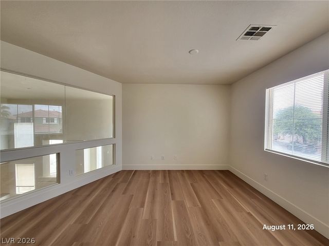 8475 Montana Stream Avenue, Las Vegas, NV 89113