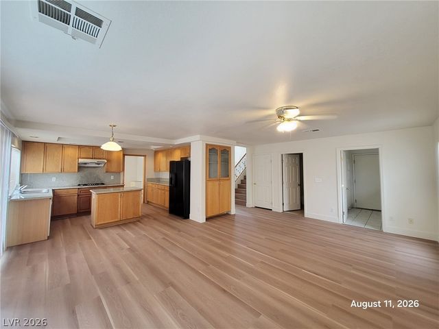 8475 Montana Stream Avenue, Las Vegas, NV 89113