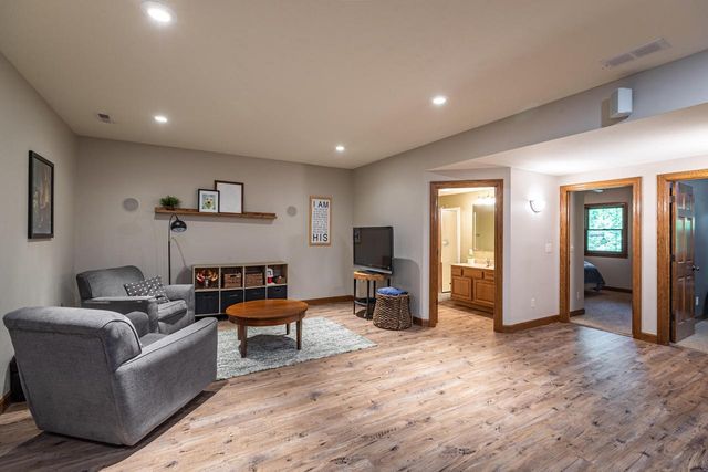 N6587 McCurdy ROAD, Holmen, WI 54636