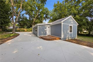 6818 Agnes Avenue, Kansas City, MO 64132