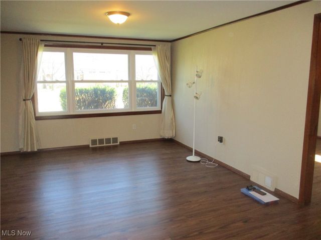 32402 Bainbridge Road, Solon, OH 44139