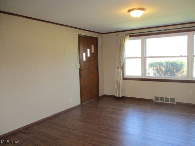 32402 Bainbridge Road, Solon, OH 44139