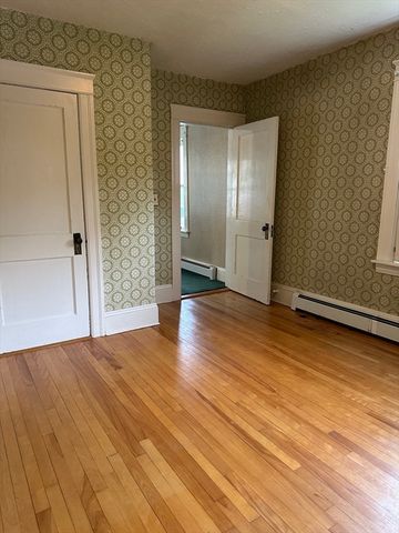 10 Park St, Auburn, MA 01501