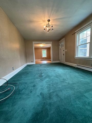 10 Park St, Auburn, MA 01501