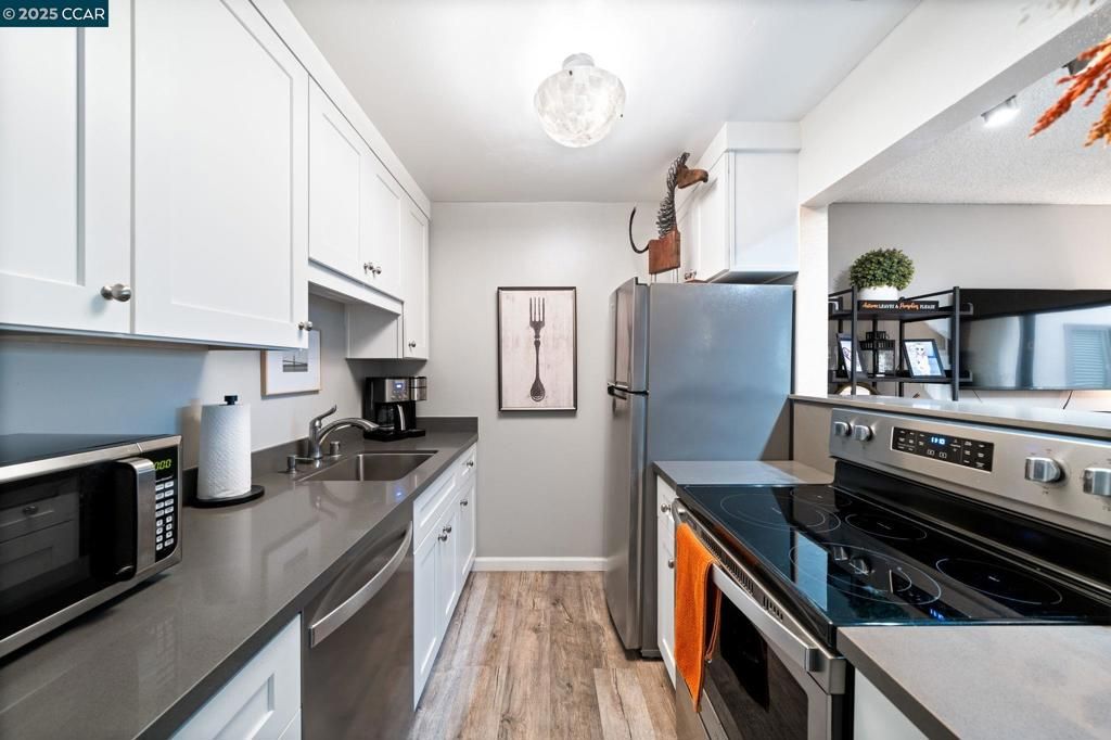 320 N Civic Drive 407, Walnut Creek, CA 94596