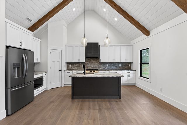 37 Ellie Way, Ellijay, GA 30536