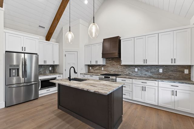 37 Ellie Way, Ellijay, GA 30536