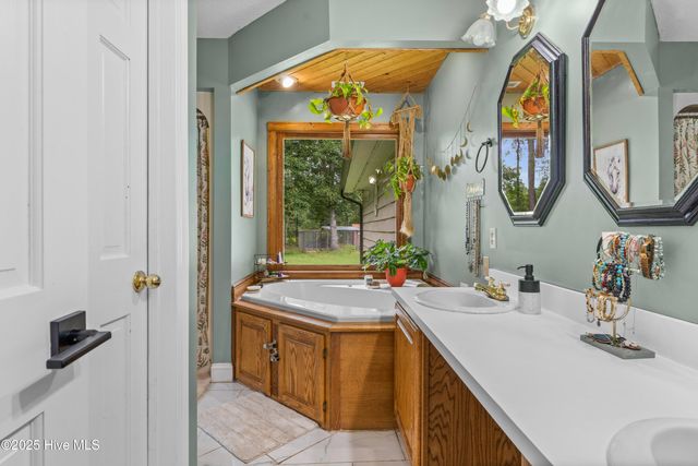 542 Chief Court, Jacksonville, NC 28546