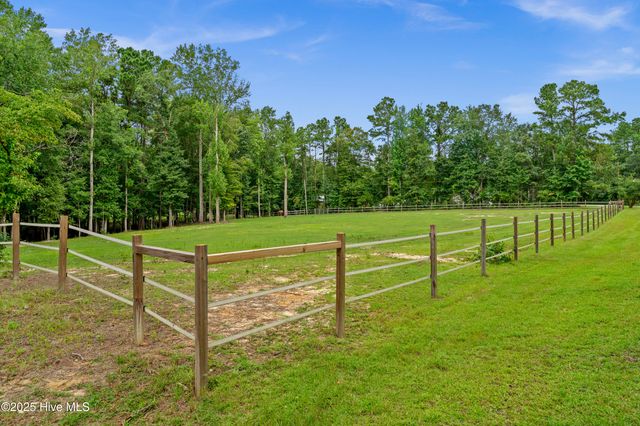 542 Chief Court, Jacksonville, NC 28546