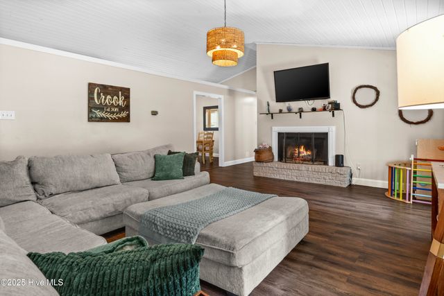 542 Chief Court, Jacksonville, NC 28546