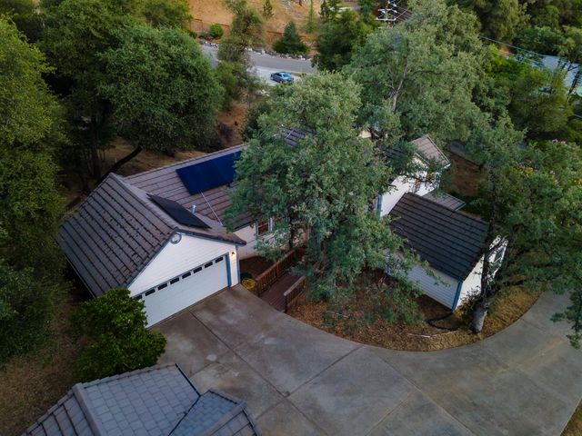 1487 Country Club Dr, Placerville, CA 95667