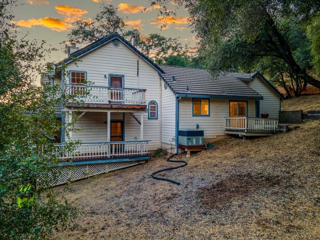 1487 Country Club Dr, Placerville, CA 95667