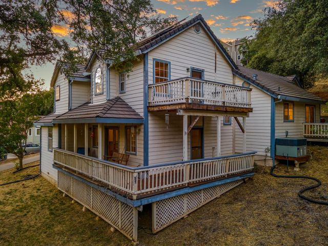 1487 Country Club Dr, Placerville, CA 95667