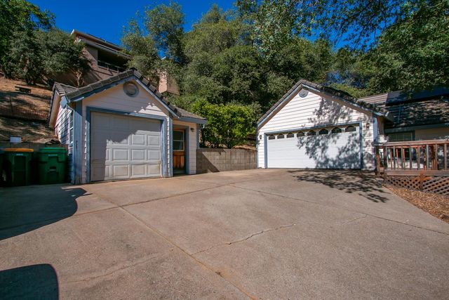 1487 Country Club Dr, Placerville, CA 95667
