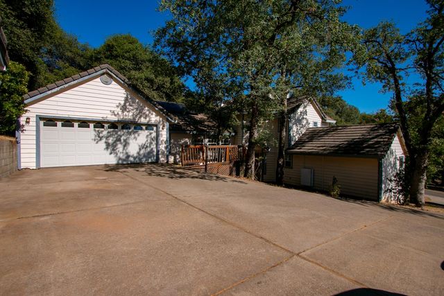 1487 Country Club Dr, Placerville, CA 95667