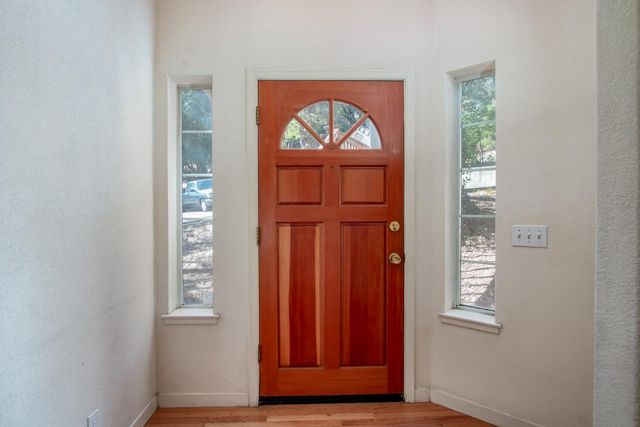 1487 Country Club Dr, Placerville, CA 95667