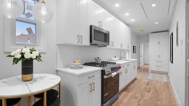 679 E 221st Street, Bronx, NY 10467