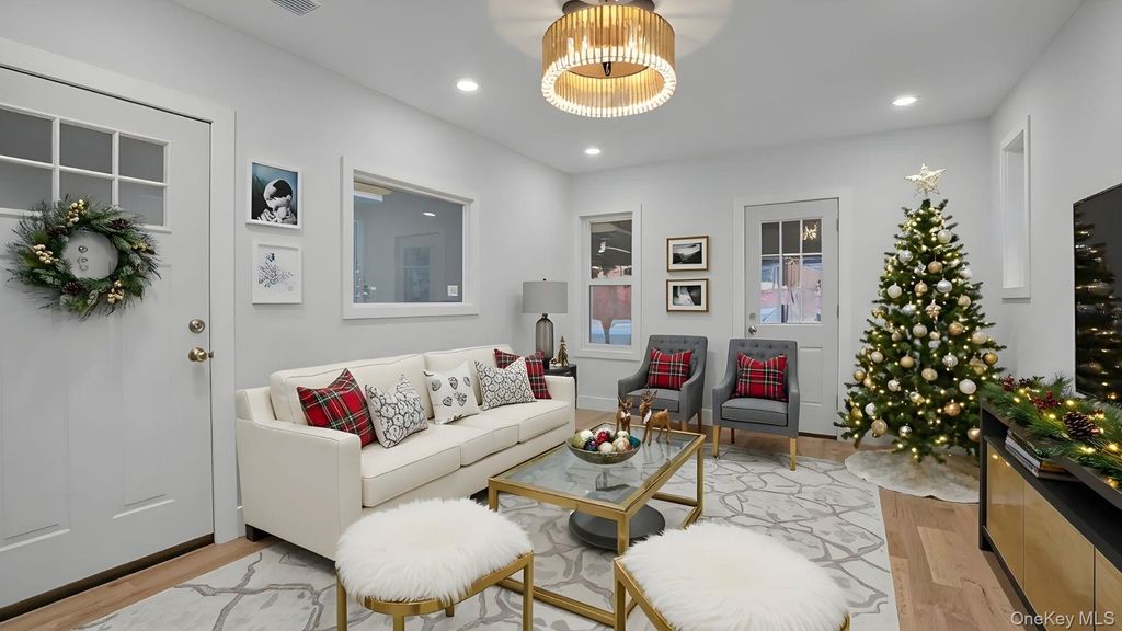 679 E 221st Street, Bronx, NY 10467