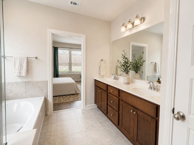 639 Congressional Avenue, Red Oak, TX 75154