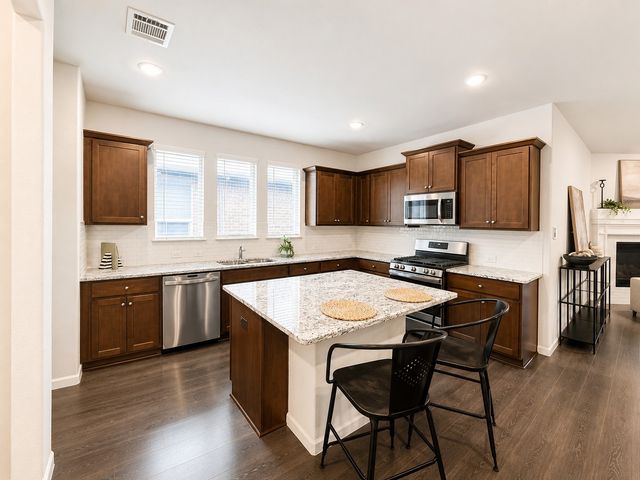 639 Congressional Avenue, Red Oak, TX 75154